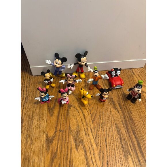 Vintage Disney Mickey & Friends Figurine Set Of 11 Characters Plastic Collectibl - Picture 2 of 2